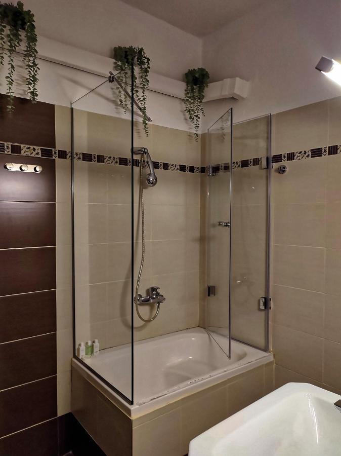 Palaiá Fókaia Seaview-Apartments מראה חיצוני תמונה