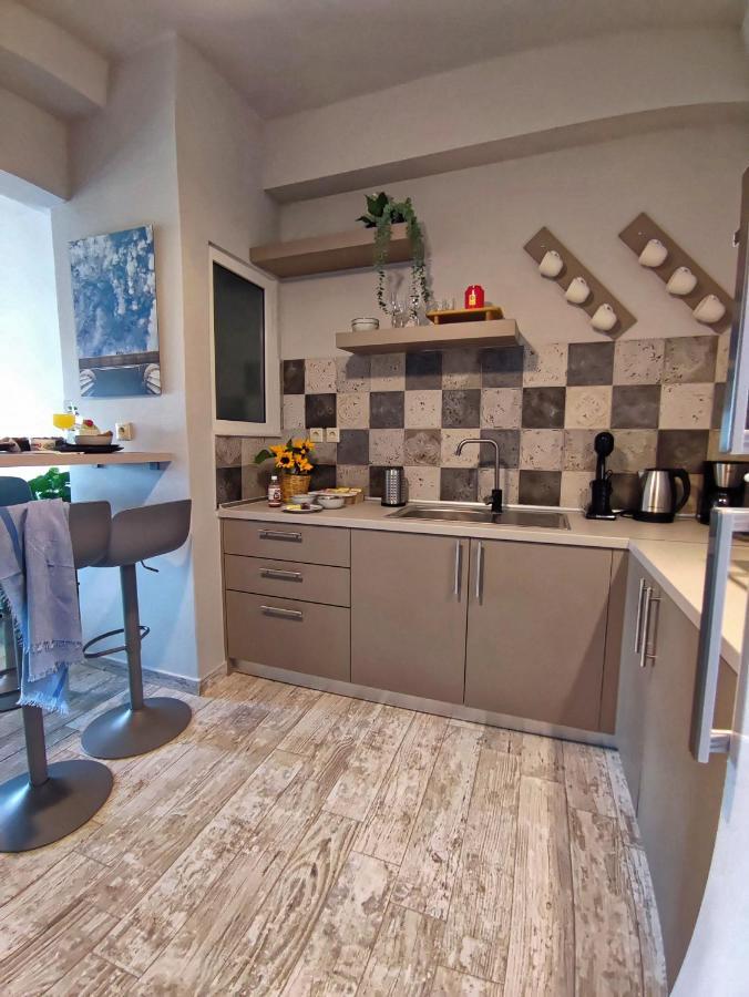 Palaiá Fókaia Seaview-Apartments מראה חיצוני תמונה