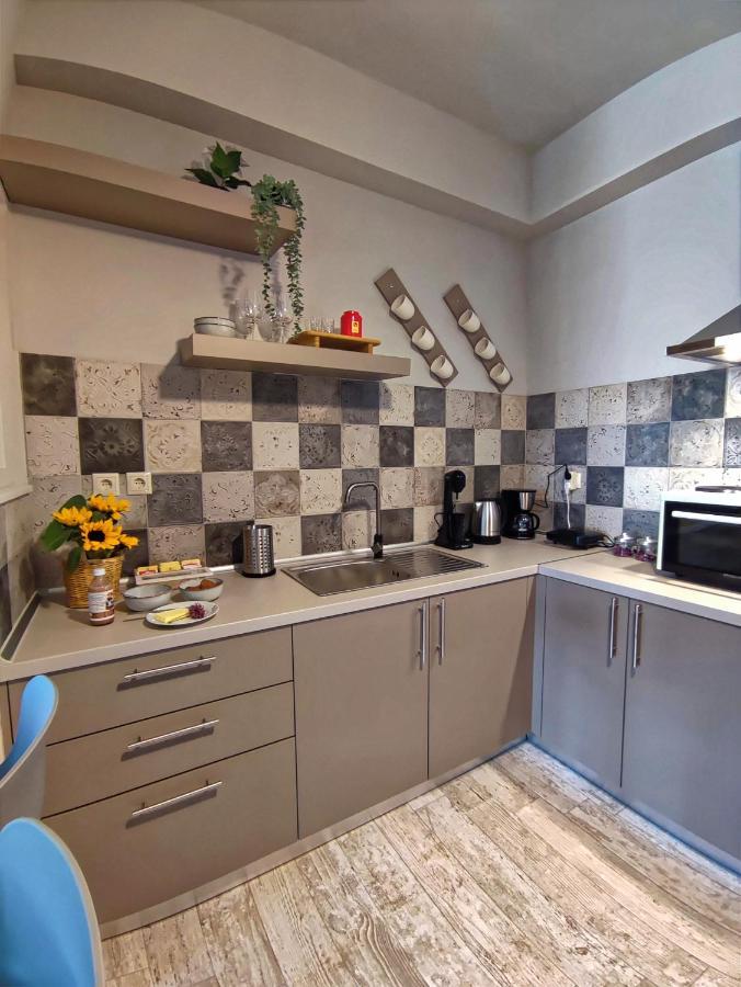 Palaiá Fókaia Seaview-Apartments מראה חיצוני תמונה