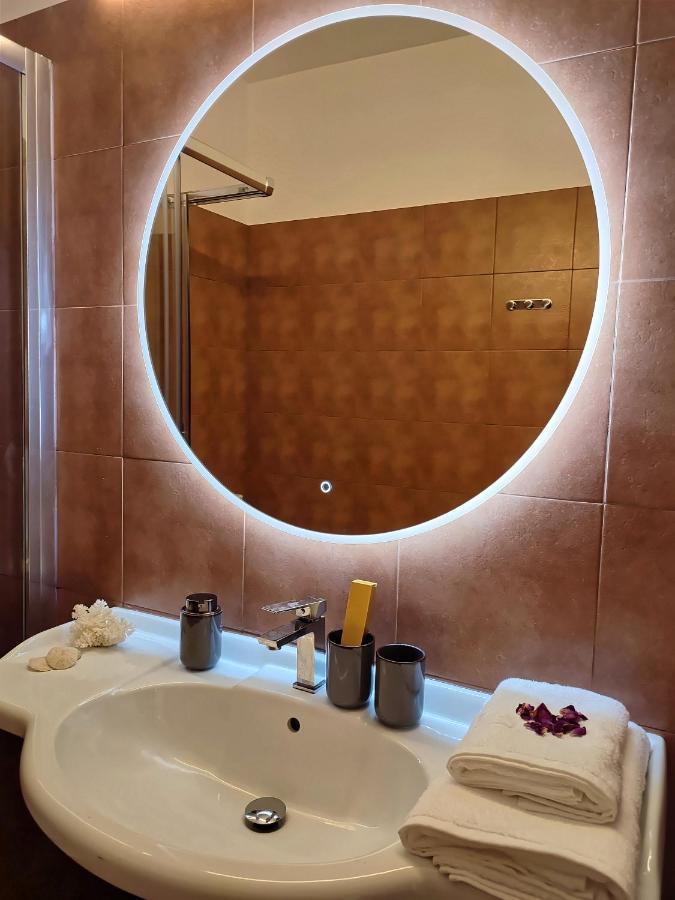 Palaiá Fókaia Seaview-Apartments מראה חיצוני תמונה