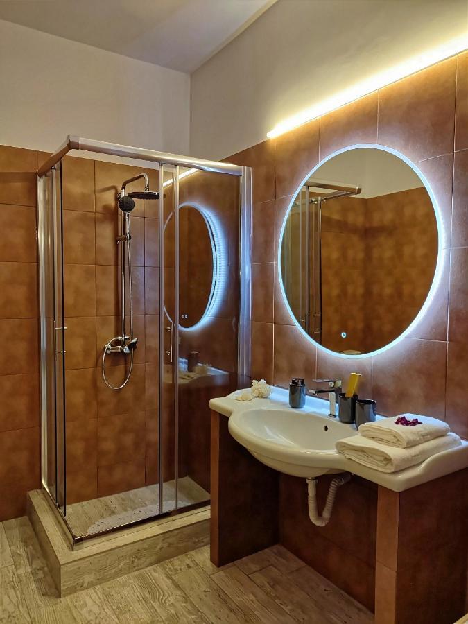 Palaiá Fókaia Seaview-Apartments מראה חיצוני תמונה